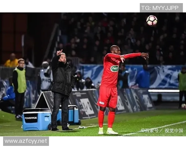 法乙联赛沙托鲁迎战洛里昂双方争夺关键积分的较量